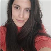 Profesora en educación inicial imparte clases de apoyo escolar. Primeros años de educación primaria